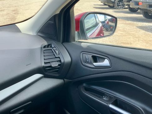 Used 2018 Ford Escape SE w/ SE Sync 3 Package AWD/4WD image 34