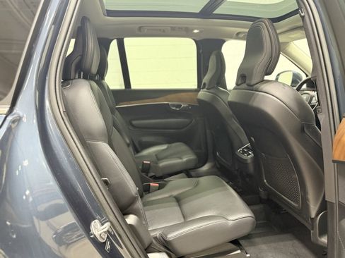 Used 2023 Volvo XC90 B6 Plus image 31