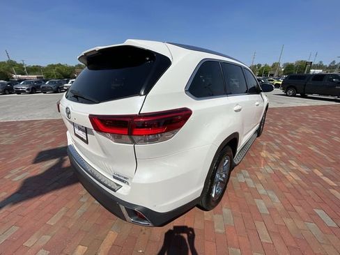 Used 2018 Toyota Highlander Limited Platinum image 33