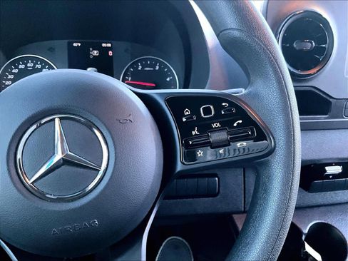 Used 2024 Mercedes-Benz Sprinter 2500 image 23