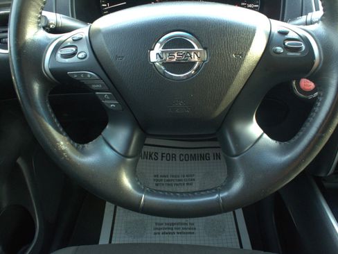Used 2014 Nissan Pathfinder SV image 26