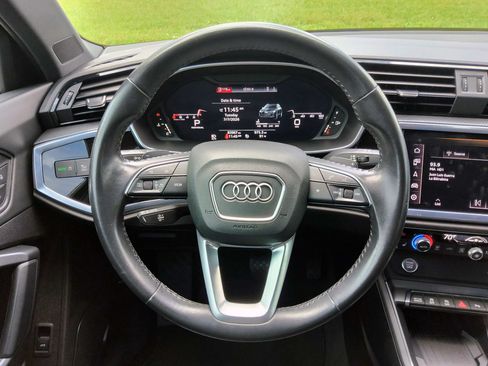Used 2020 Audi Q3 2.0T Premium Plus w/ Premium Plus Package AWD/4WD image 8