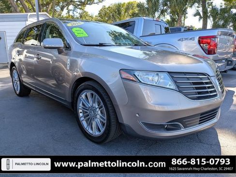 Used 2018 Lincoln MKT AWD w/ Technology Package image 2
