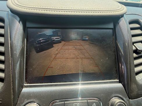 Used 2018 Chevrolet Impala LT FWD image 17