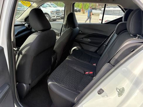 Used 2022 Nissan Kicks SV FWD image 19