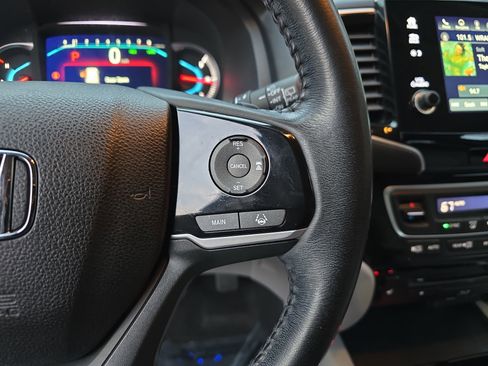 Used 2021 Honda Pilot Touring image 17