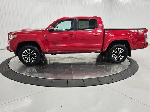 Used 2021 Toyota Tacoma TRD Sport AWD/4WD image 2