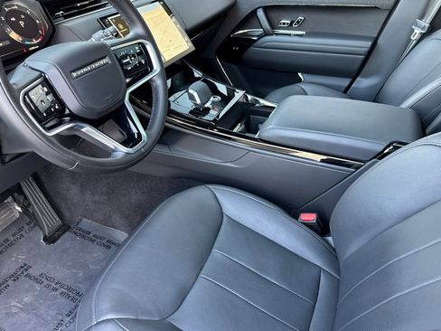 Used 2024 Land Rover Range Rover Sport SE AWD/4WD image 9