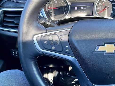 Used 2022 Chevrolet Equinox Premier image 17