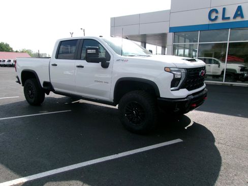 New 2026 Chevrolet Silverado 2500 ZR2 image 11
