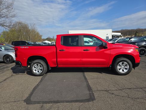 Used 2022 Chevrolet Silverado 1500 W/T w/ WT Value Package AWD/4WD image 2