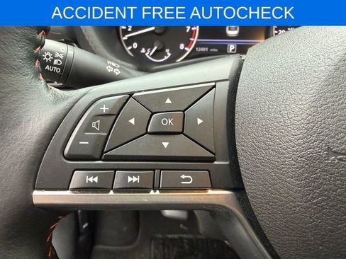 Used 2024 Nissan Sentra SR w/ SR Premium Package image 4