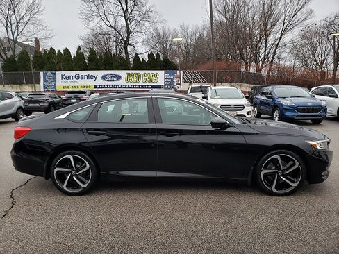 Used 2018 Honda Accord Sport image 4