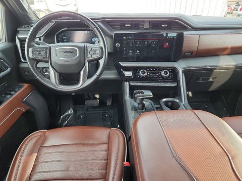 Used 2023 GMC Sierra 1500 Denali Ultimate image 10