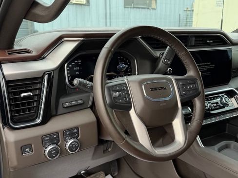 Used 2025 GMC Sierra 2500 Denali w/ Denali Reserve Package AWD/4WD image 11