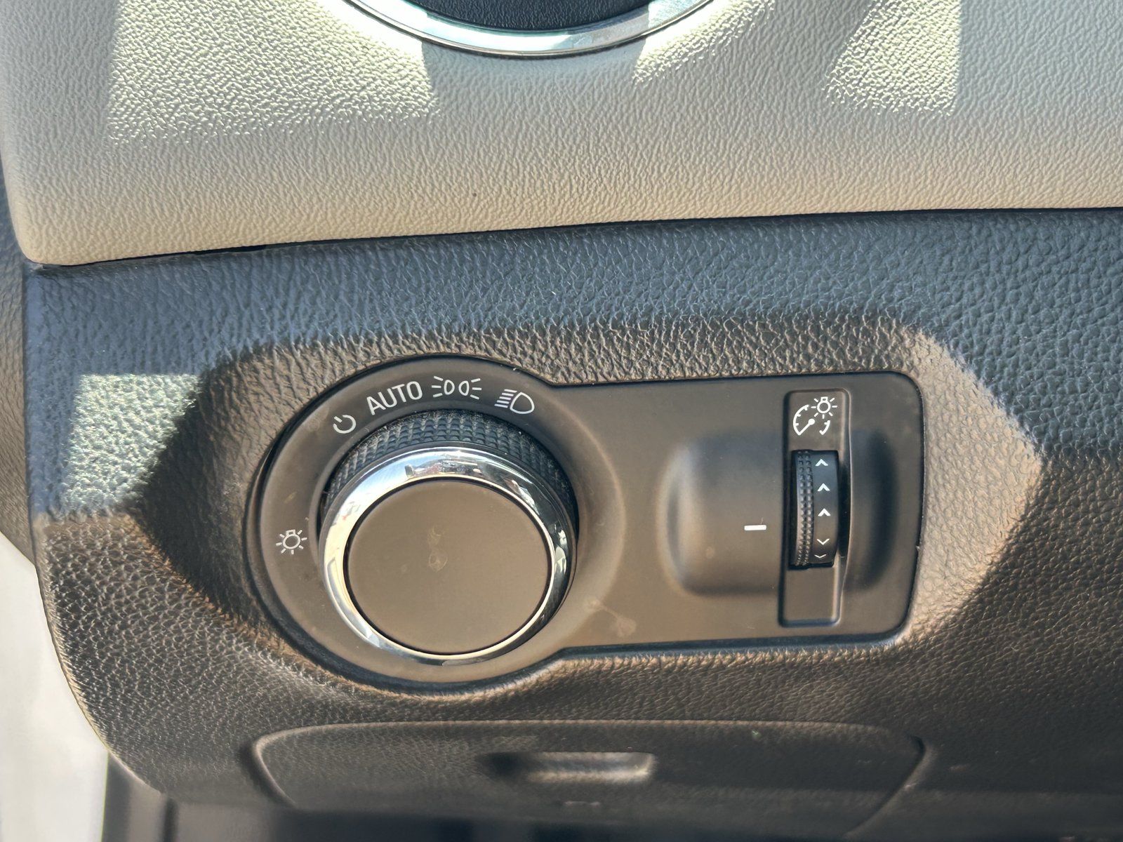 Used 2015 Chevrolet Cruze LS FWD image 17