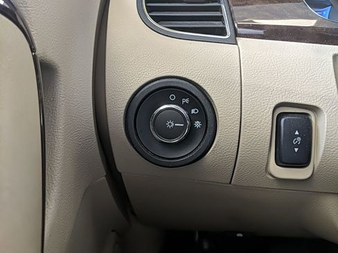 Used 2017 Ford Taurus Limited image 23