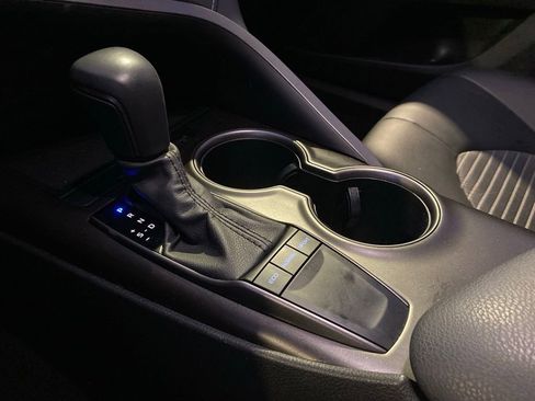 Used 2024 Toyota Camry SE image 25