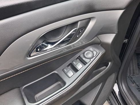 Used 2021 Chevrolet Traverse LS FWD image 14