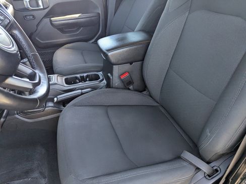 Used 2022 Jeep Gladiator Sport AWD/4WD image 17
