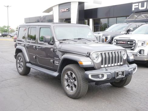 Used 2020 Jeep Wrangler Unlimited Sahara w/ Uconnect 4C Nav & Sound Group AWD/4WD image 2