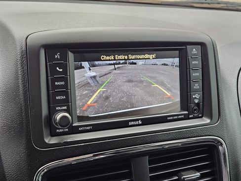 Used 2019 Dodge Grand Caravan SXT image 21