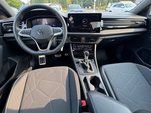 Used 2026 Volkswagen Jetta Sport FWD image 13