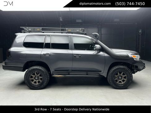 Used 2021 Toyota Land Cruiser image 7