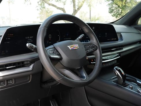 Used 2024 Cadillac XT4 Sport image 17