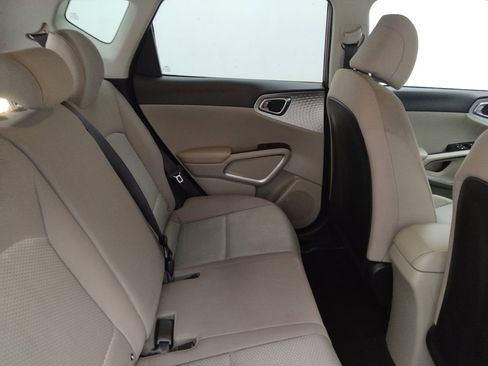 Used 2022 Kia Soul LX w/ Technology Package FWD image 19