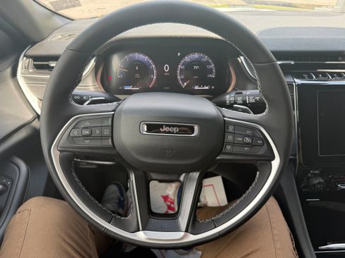 New 2025 Jeep Grand Cherokee L Laredo w/ Luxury Tech Group I image 14