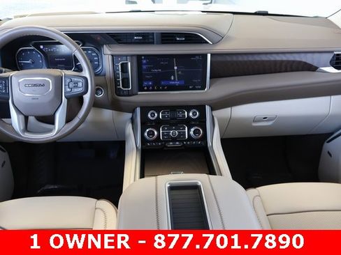 Used 2021 GMC Yukon Denali image 15