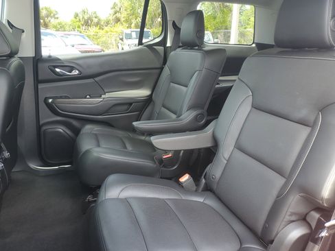 Used 2018 GMC Acadia SLT w/ LPO, Floor Liner Package FWD image 12