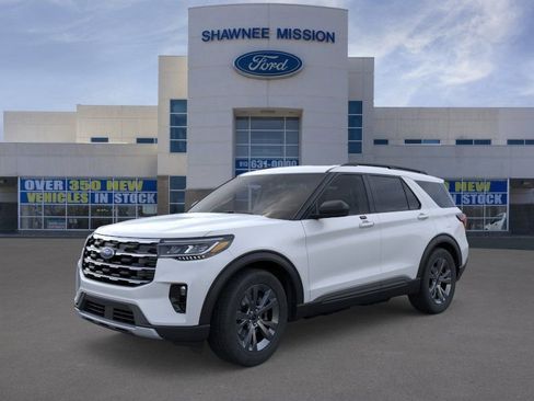 New 2026 Ford Explorer Active w/ Active Comfort Package AWD/4WD image 1