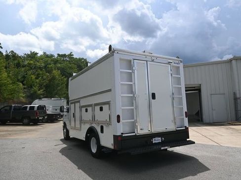 New 2025 Ford E-350 and Econoline 350 Super Duty w/ Power Equipment Group image 9