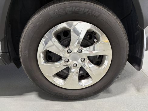 Used 2024 Toyota RAV4 LE AWD/4WD image 34