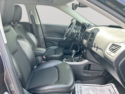 Used 2018 Jeep Compass Latitude w/ Popular Equipment Group AWD/4WD image 27