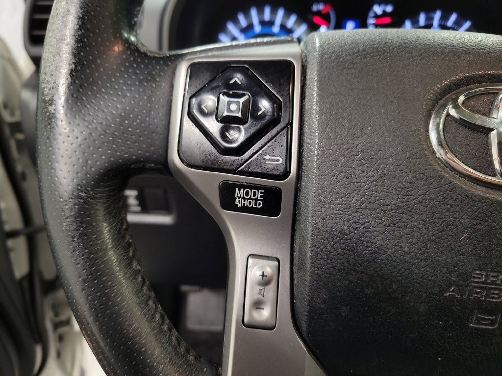Used 2015 Toyota 4Runner Limited AWD/4WD image 23