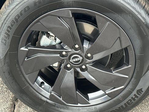 New 2026 Nissan Rogue SV image 9