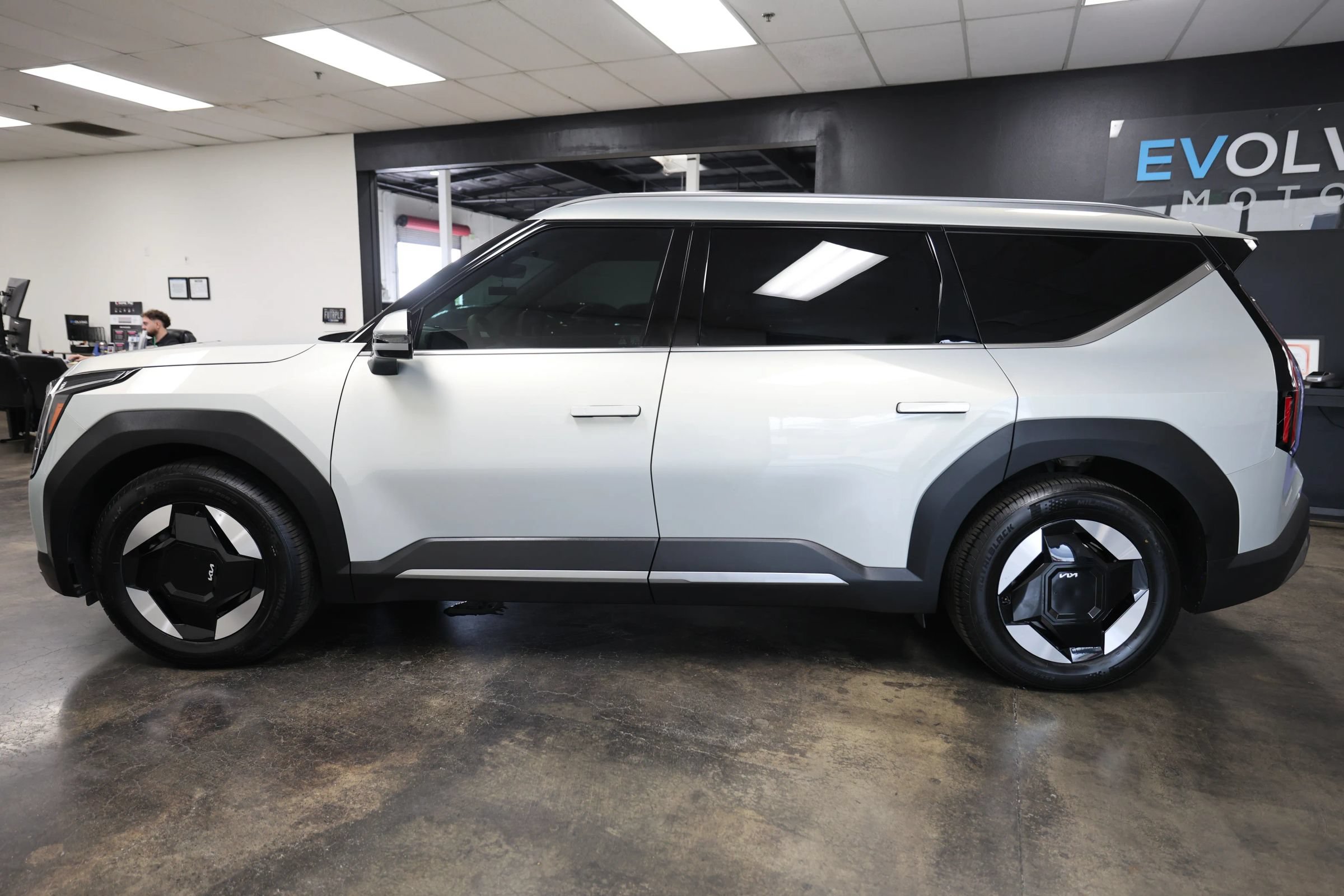 Used 2024 Kia EV9 Wind AWD/4WD image 13