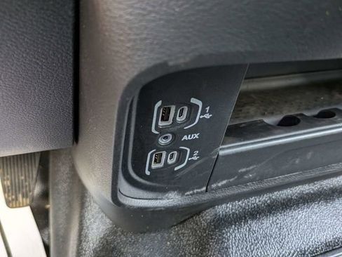 Used 2026 RAM 5500 4x4 Crew Cab image 21