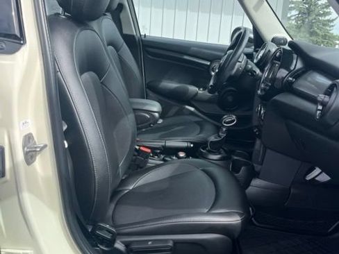 Used 2018 MINI Cooper 4-Door Hardtop FWD image 28