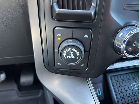 Used 2024 Ford F150 Lariat w/ Equipment Group 502A High image 28