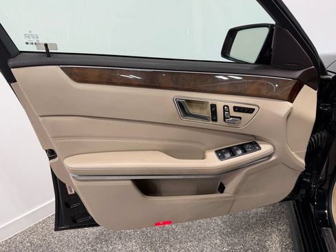 Used 2014 Mercedes-Benz E 350 4MATIC Sedan image 26