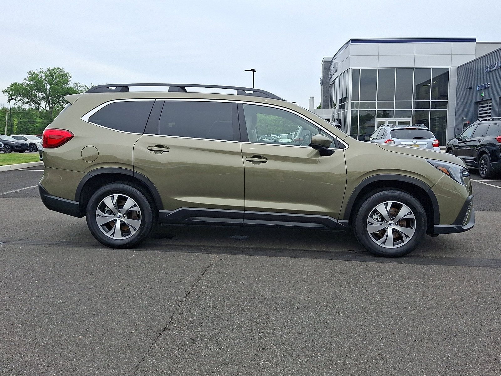 Certified 2025 Subaru Ascent Premium AWD/4WD image 8