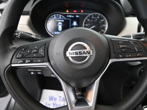 Used 2021 Nissan Versa SV FWD image 33