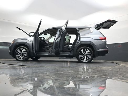 Used 2024 Volkswagen Atlas SEL AWD/4WD image 45