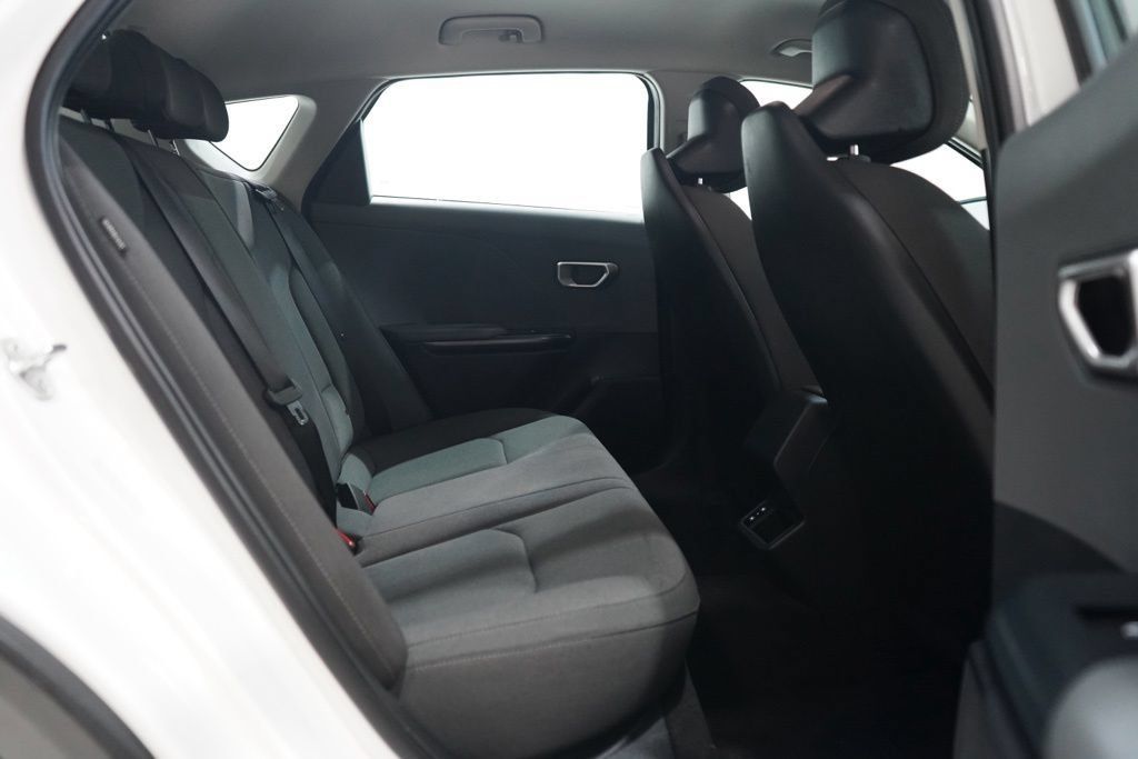 Used 2025 Kia K4 FWD image 30