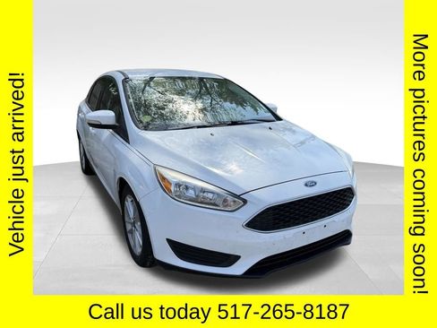 Used 2017 Ford Focus SE FWD image 1