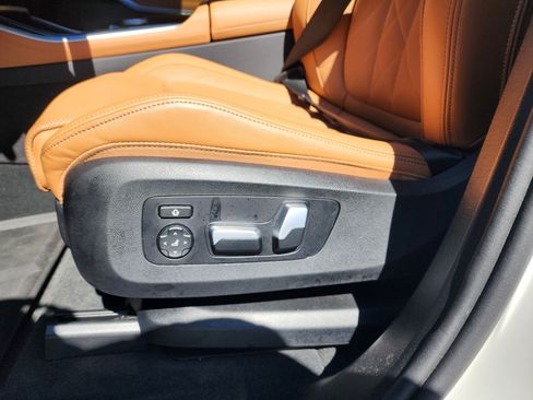 Used 2025 BMW X5 sDrive40i w/ M Sport Package image 27